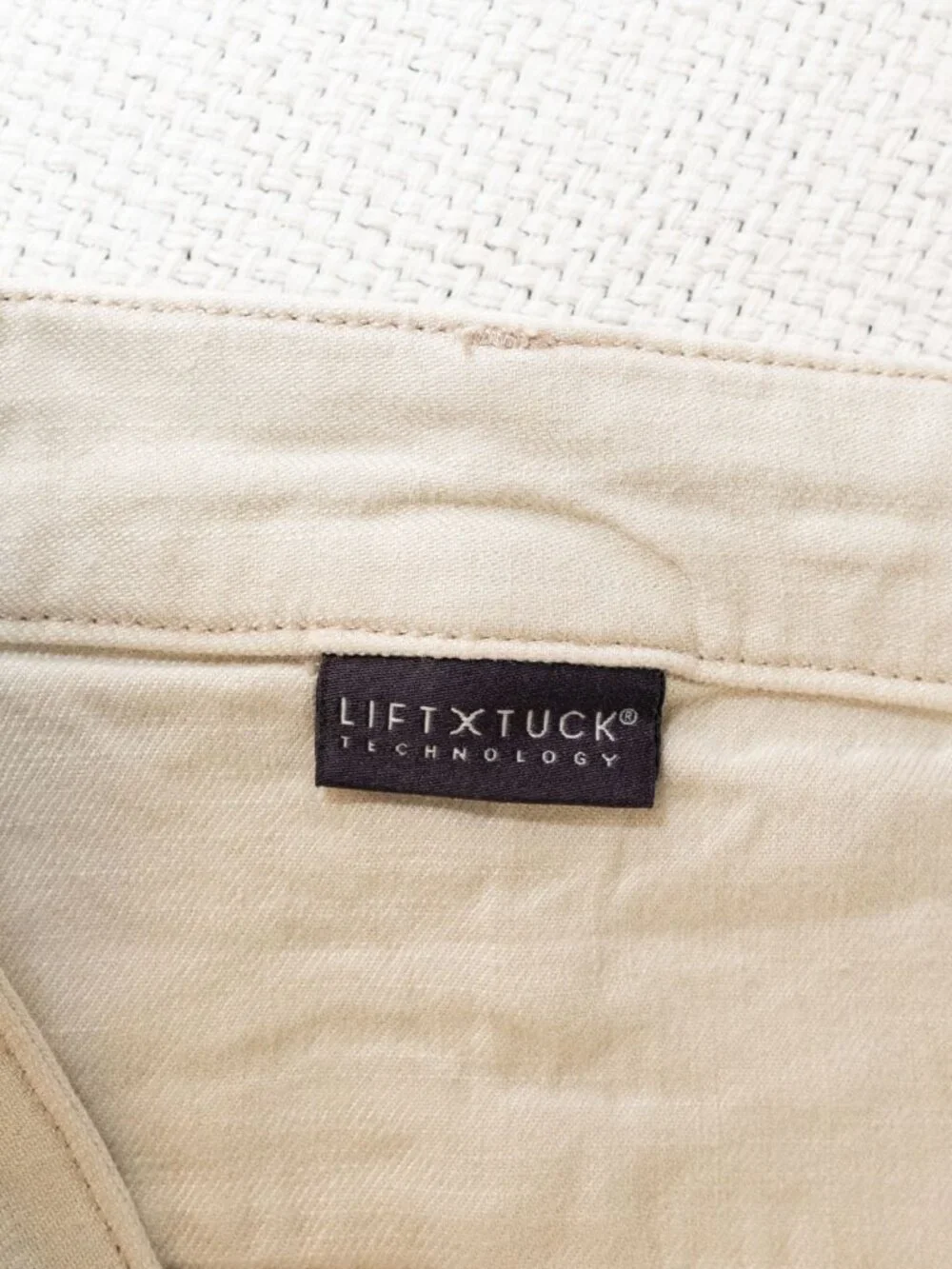 NYDJ Bermuda Shorts Womens 6 Beige Linen Blend Cuffed Lift Tuck Stretch